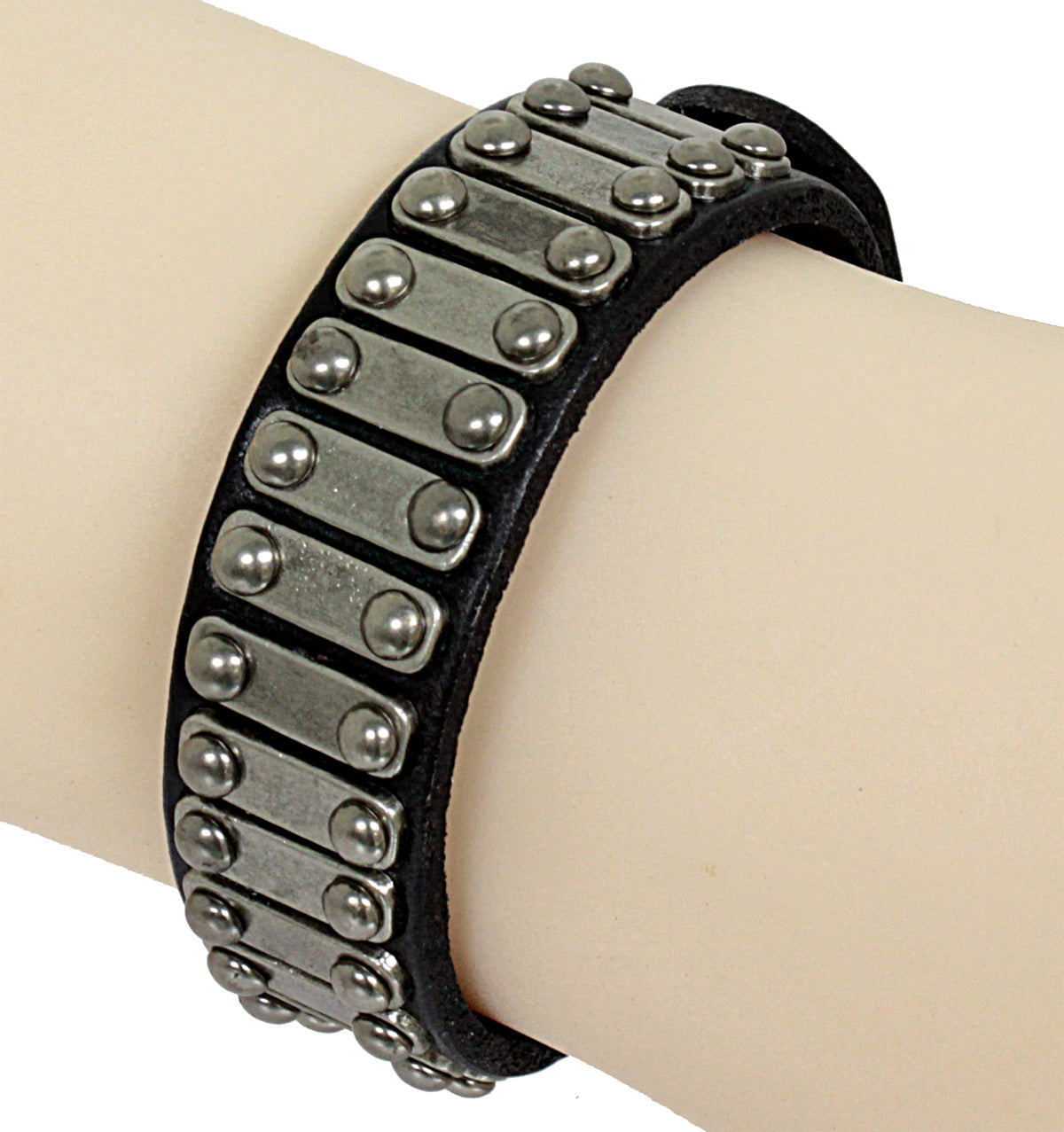 Armband - Leder in Schwarz - mit schmalen Metallplatten und Schnallenverschluß - Lederarmband